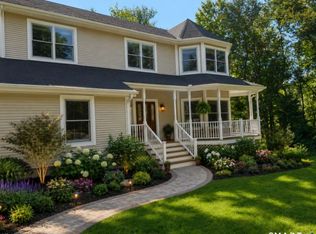 48 Brookview Circle, Manchester, CT 06040