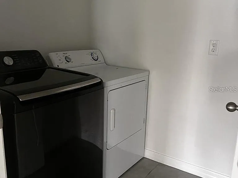 521 Nicken Grv — Photo 11
