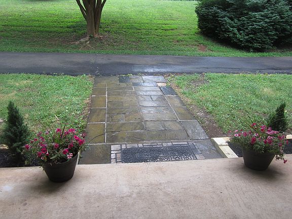 Circular driveway and entry