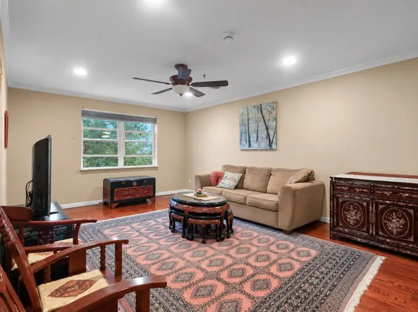 135 38th Street image 1 of 23