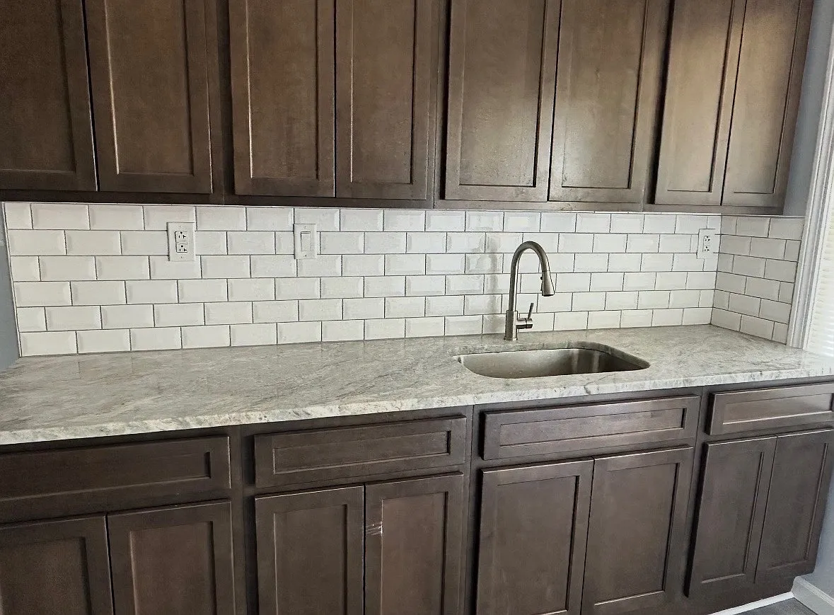 3 bed, $1,900 — Photo 2