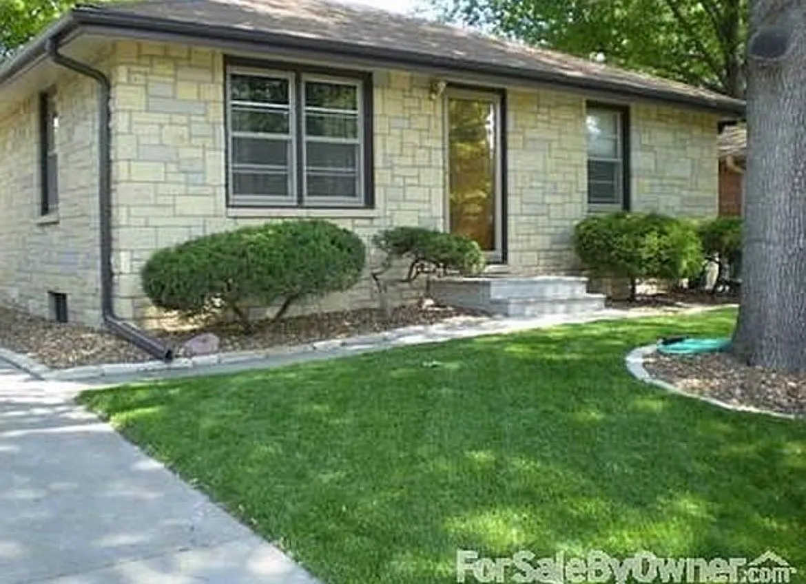 2 bed, 1.5 bath, 780 sqft, $1,200 — Photo 1