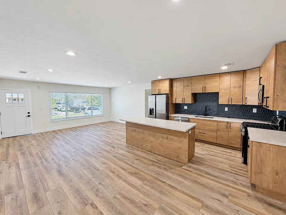 5607 Dorothy Way