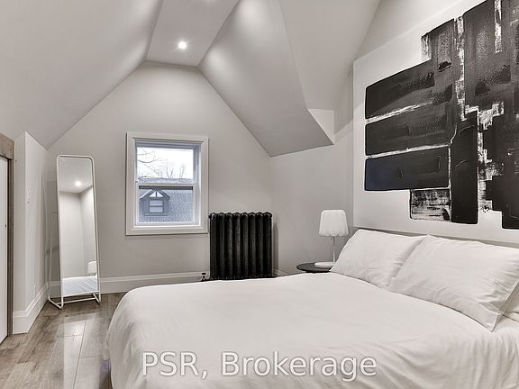 3rd image of 264 Dovercourt Rd