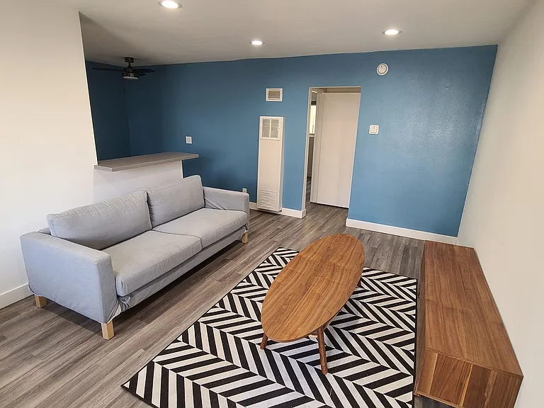 Renovated Units In Echo Park — Photo 18