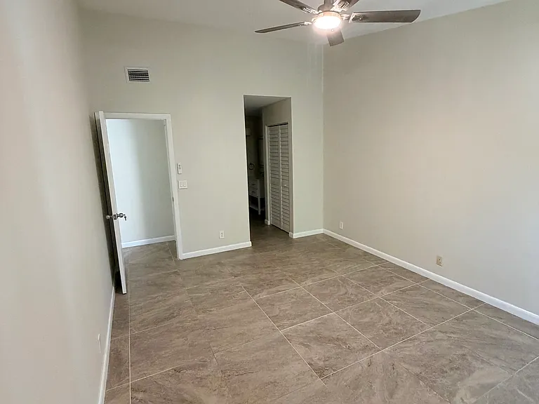 2067 SW 15th St #230 — Photo 15