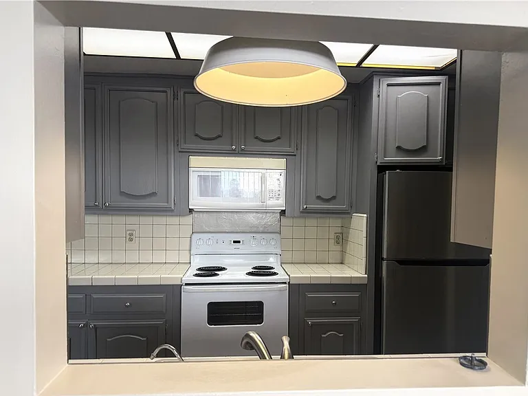 3901 Green Ave — Photo 17