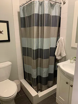 Rented by Halvatzis Realty | media 13