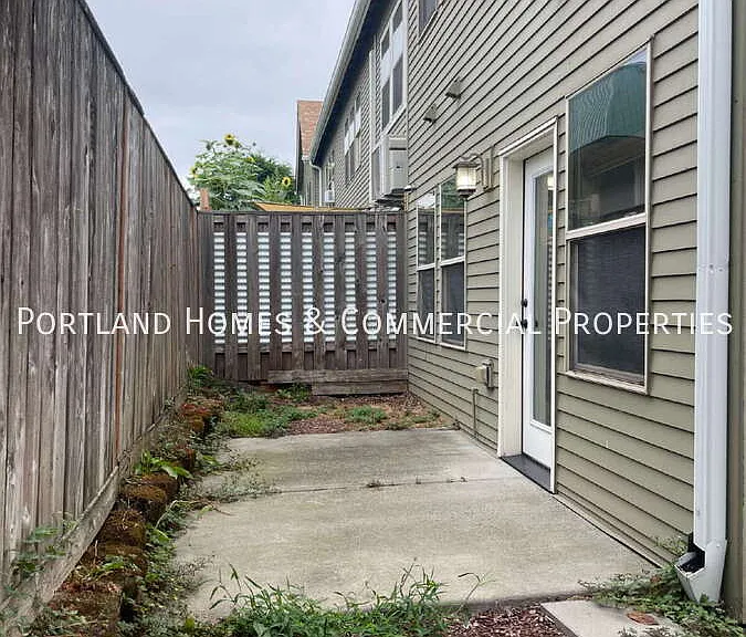 4409 NE Killingsworth St #101 — Photo 11