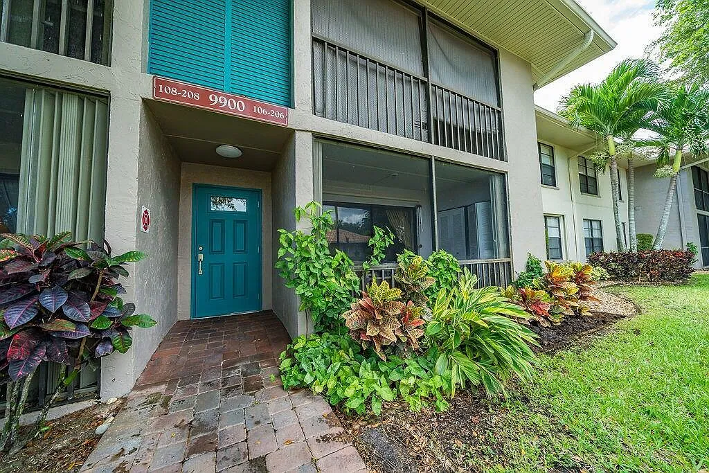 Building Photo - 9900 Pineapple Tree Dr #106