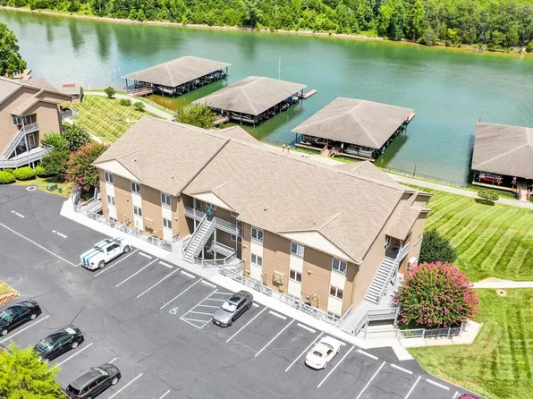 1103 Mariners Way APT 1, Huddleston, VA 24104