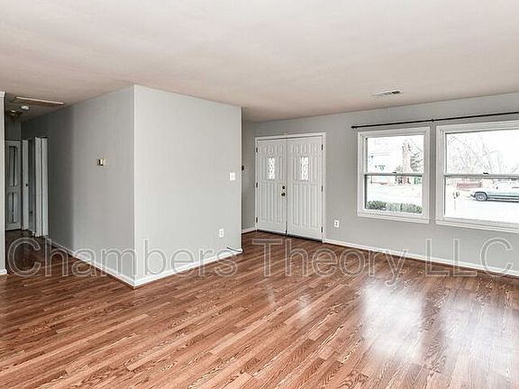 3rd image of 310 E Staunton Ave