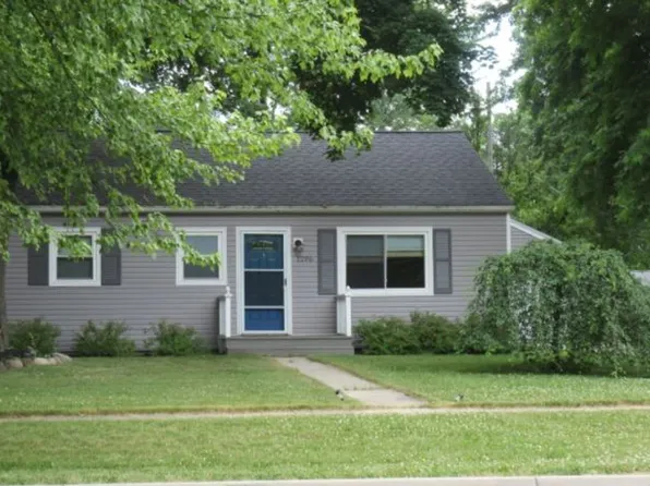 1206 E Saint Andrews Rd, Midland, MI 48642