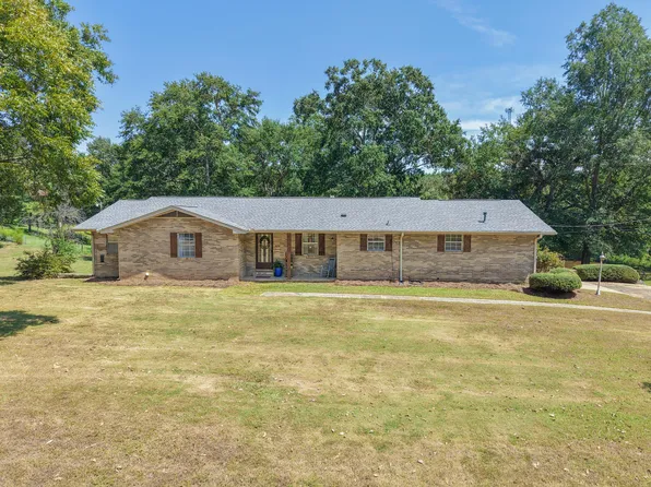 1636 Oak Hill Rd, Tupelo, MS 38804
