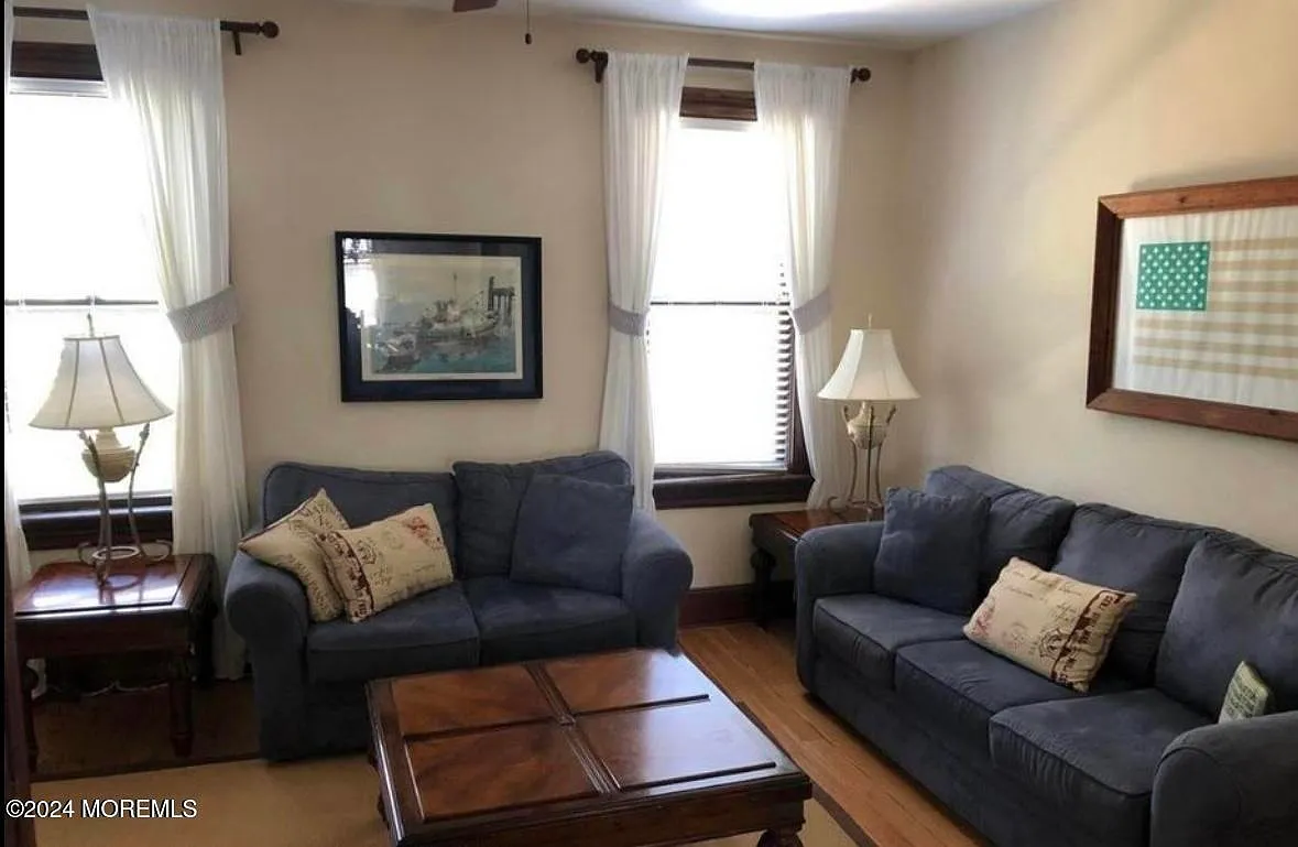 6 bed, 3042 sqft, $10,500 — Photo 4