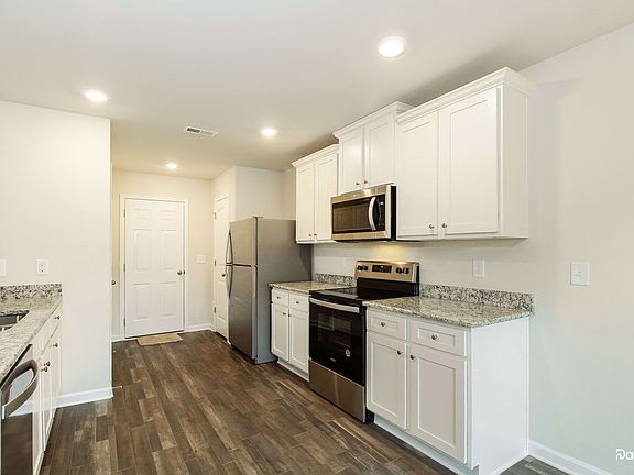 4th image of 4610 Glencraig Ave