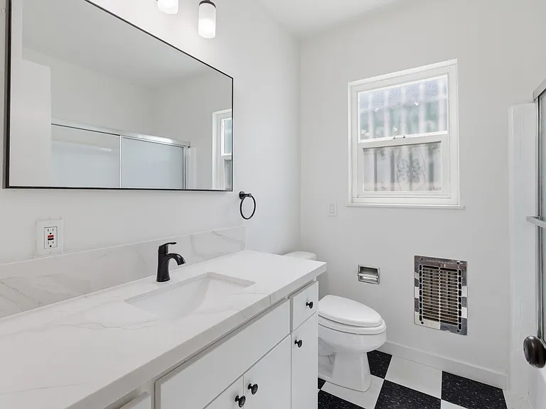 1721 E Appleton St — Photo 14