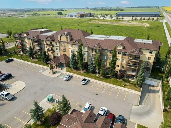 92 SE Crystal Shores Rd #4203, Okotoks, AB T1S 2N1