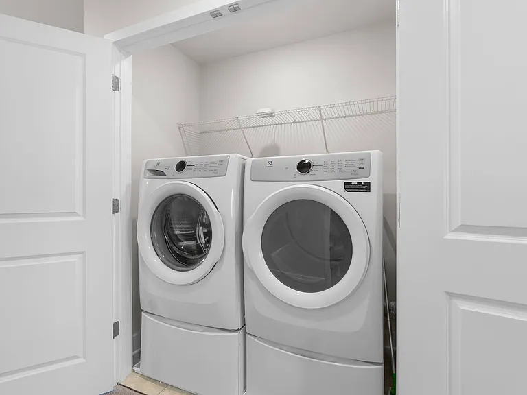 8017 Potter Pl — Photo 32