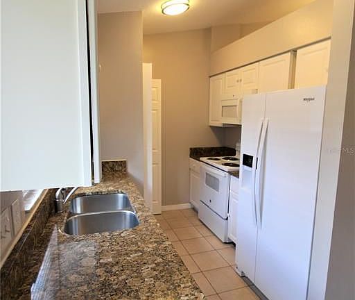 3rd image of 864 Hand Ave #864