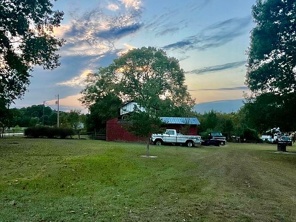 2nd image of 4035 Doyle Rd