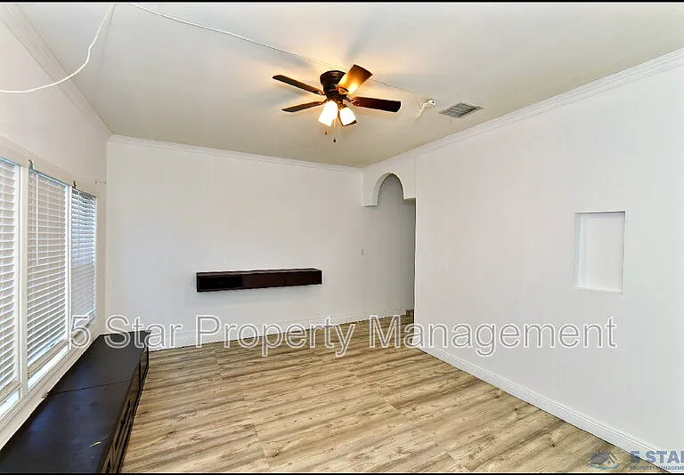 13136 Wellington Dr — Photo 22