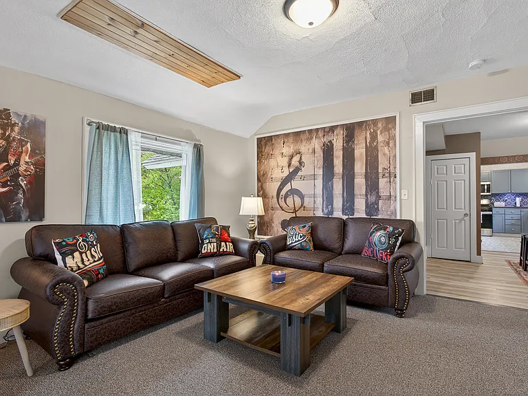 700 Broadway Ave NW #2 — Photo 2