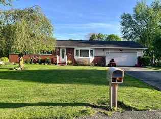 275 Hillcrest Dr, Coldwater, MI 49036