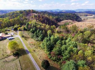 Sandrel Ln, Wytheville, VA 24382