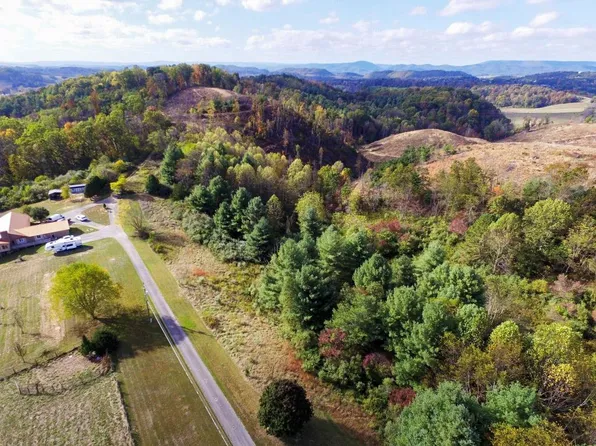 Sandrel Ln, Wytheville, VA 24382