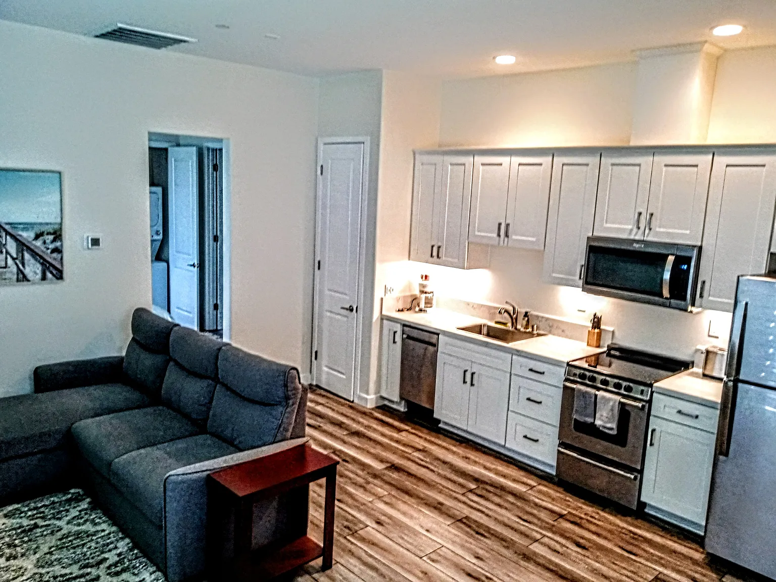 8014 Shadow Hill Dr — Photo 3