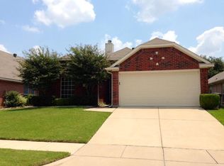 7724 Summerbrook Cir, Fort Worth, TX 76137