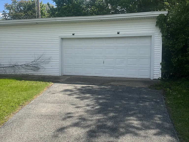 660 S Haworth Ave — Photo 13