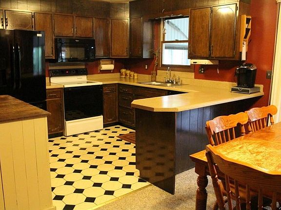 4th image of 2929 Cochran Ave