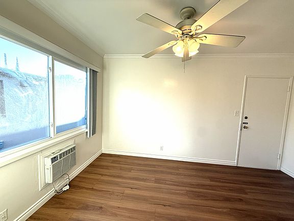 5th image of 665 S Lake Ave #E