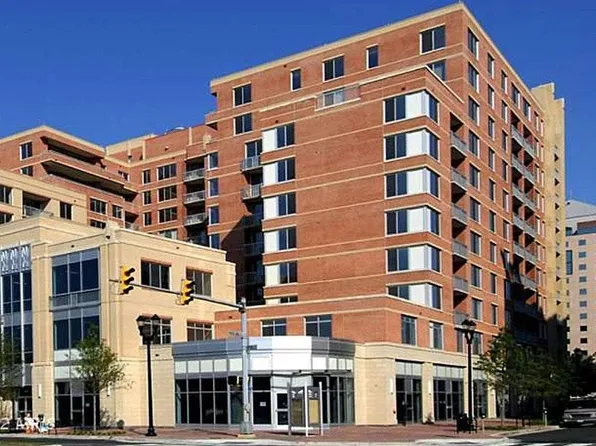 1020 N Highland St, Arlington, VA