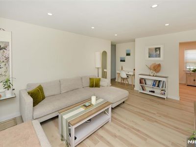 16 Plaza Rd APT 1602A, Fair Lawn, NJ, 07410