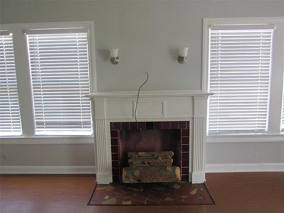 5th image of 108 S Bonham Ave