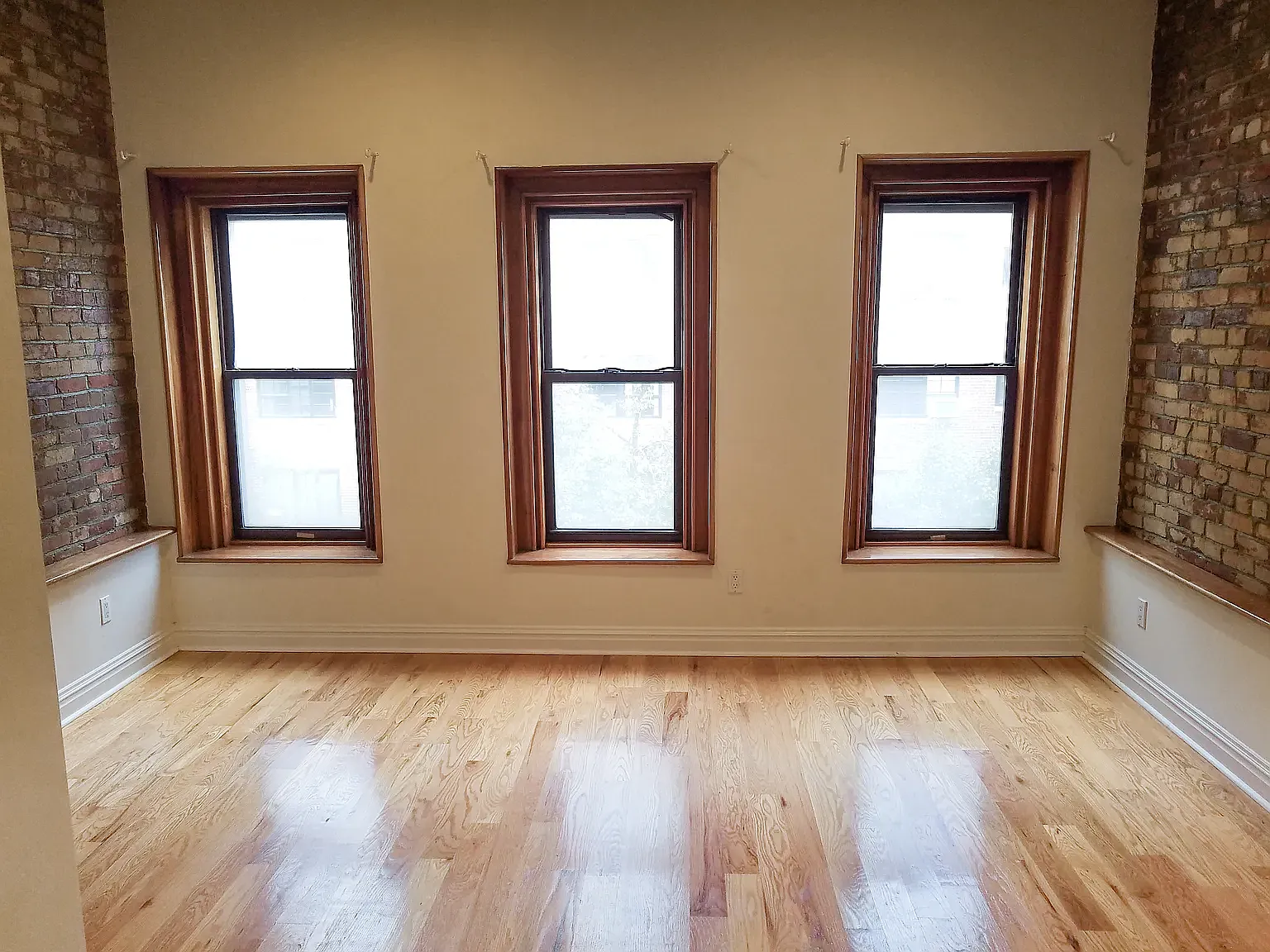 212 East 35th Street — Photo 3