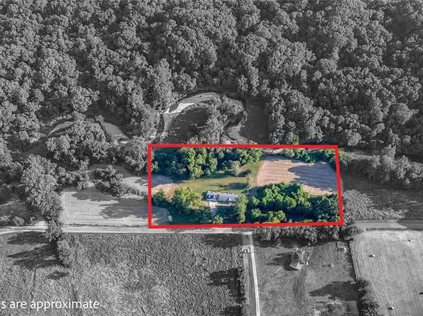 25561 Beltrees Rd, Dow, IL 62022