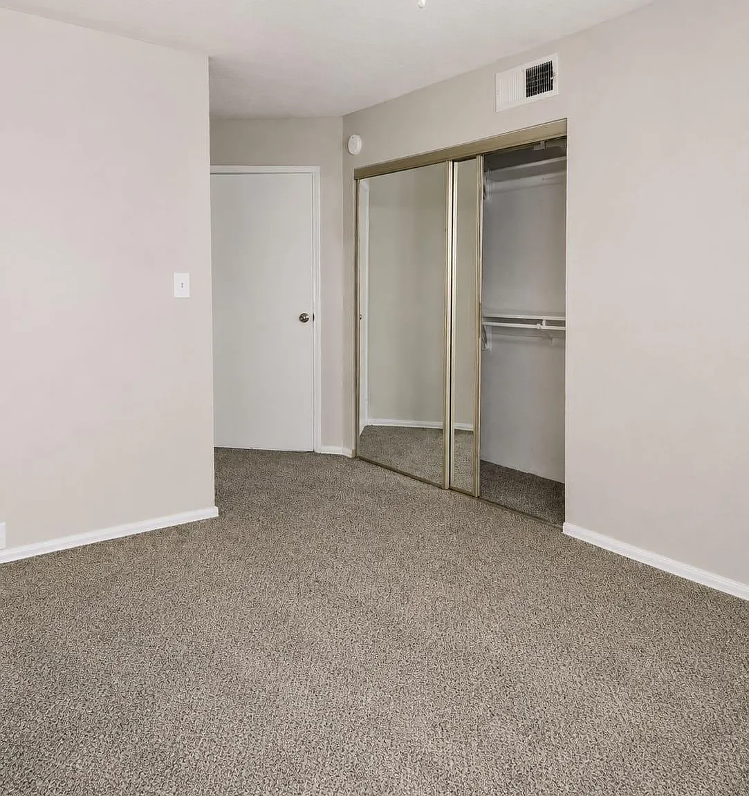 2 bed, 2.5 bath, 1220 sqft, $1,350 — Photo 2