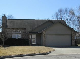 3758 W Kay Pointe Blvd, Springfield, MO 65802