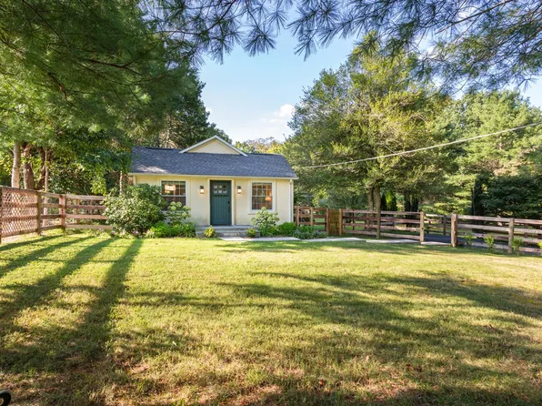 11520 Popes Head Rd, Fairfax, VA 22030