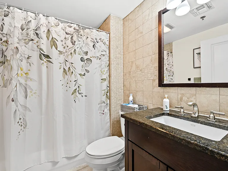 404 Monroe St #5 — Photo 15