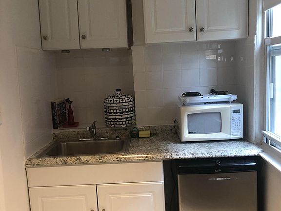 5th image of 1271 E 68th St APT 1