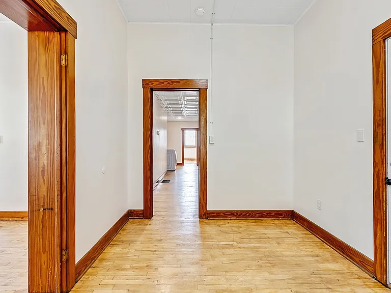 496 Dorsey Ave — Photo 37