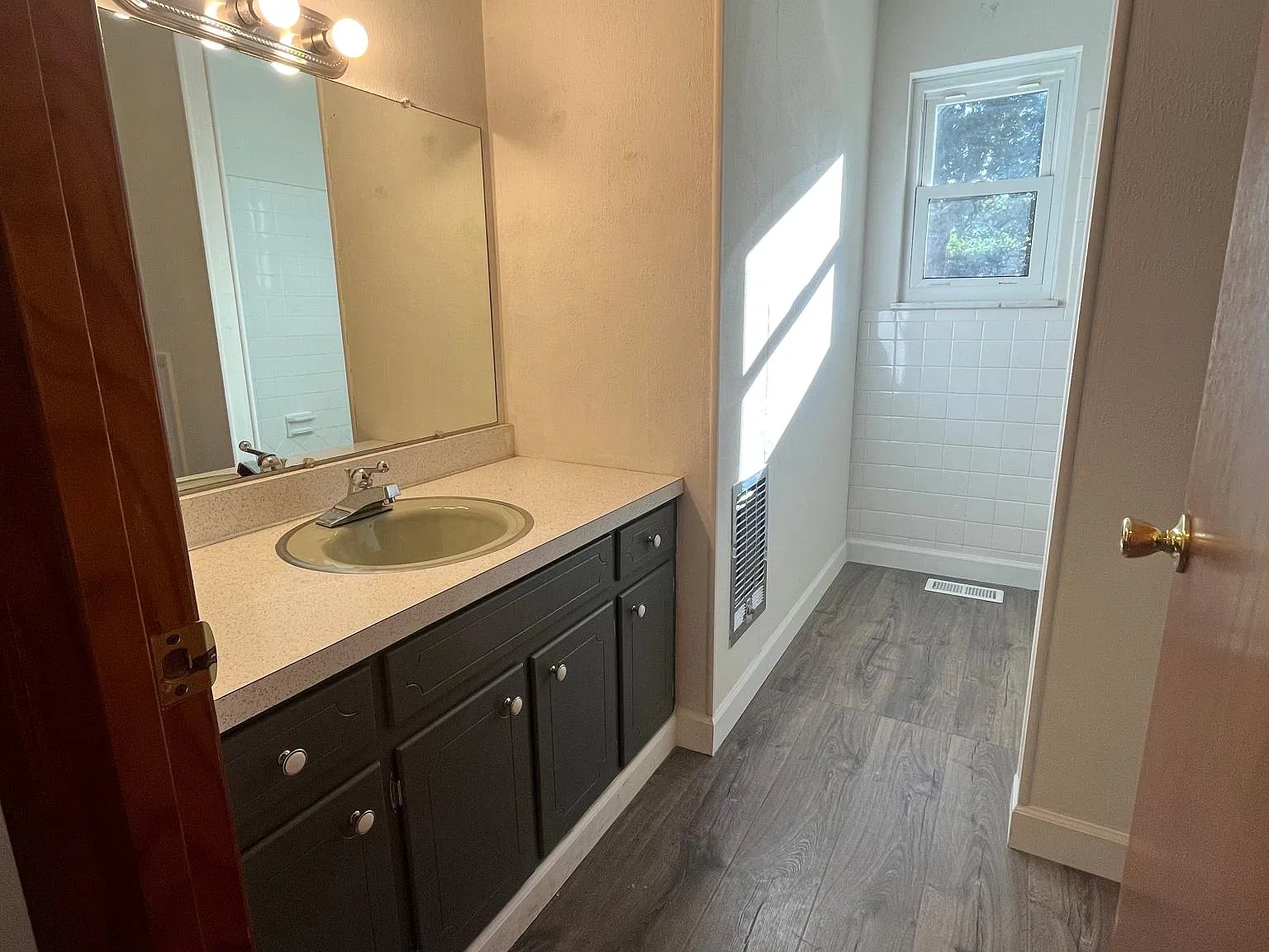 3 bed, 1.5 bath, 2538 sqft, $1,595 — Photo 3