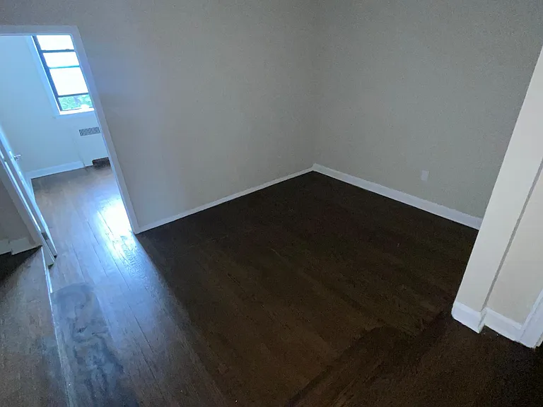 30 Van Velsor Pl #5R — Photo 6