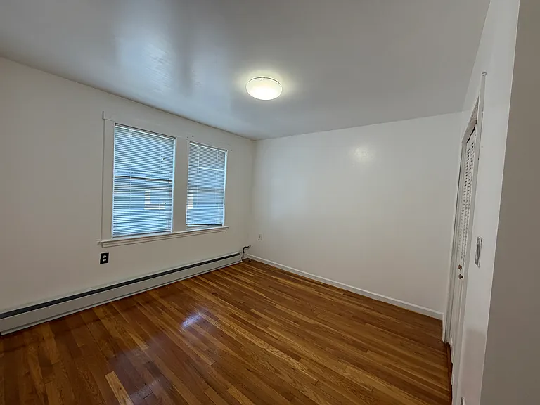 72 Emerald St #2 — Photo 6