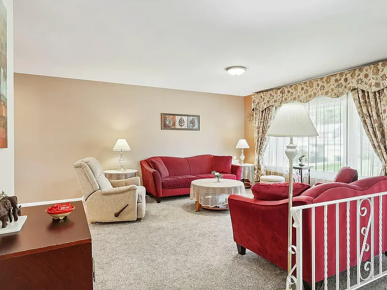 11 Knollwood Dr — Photo 6